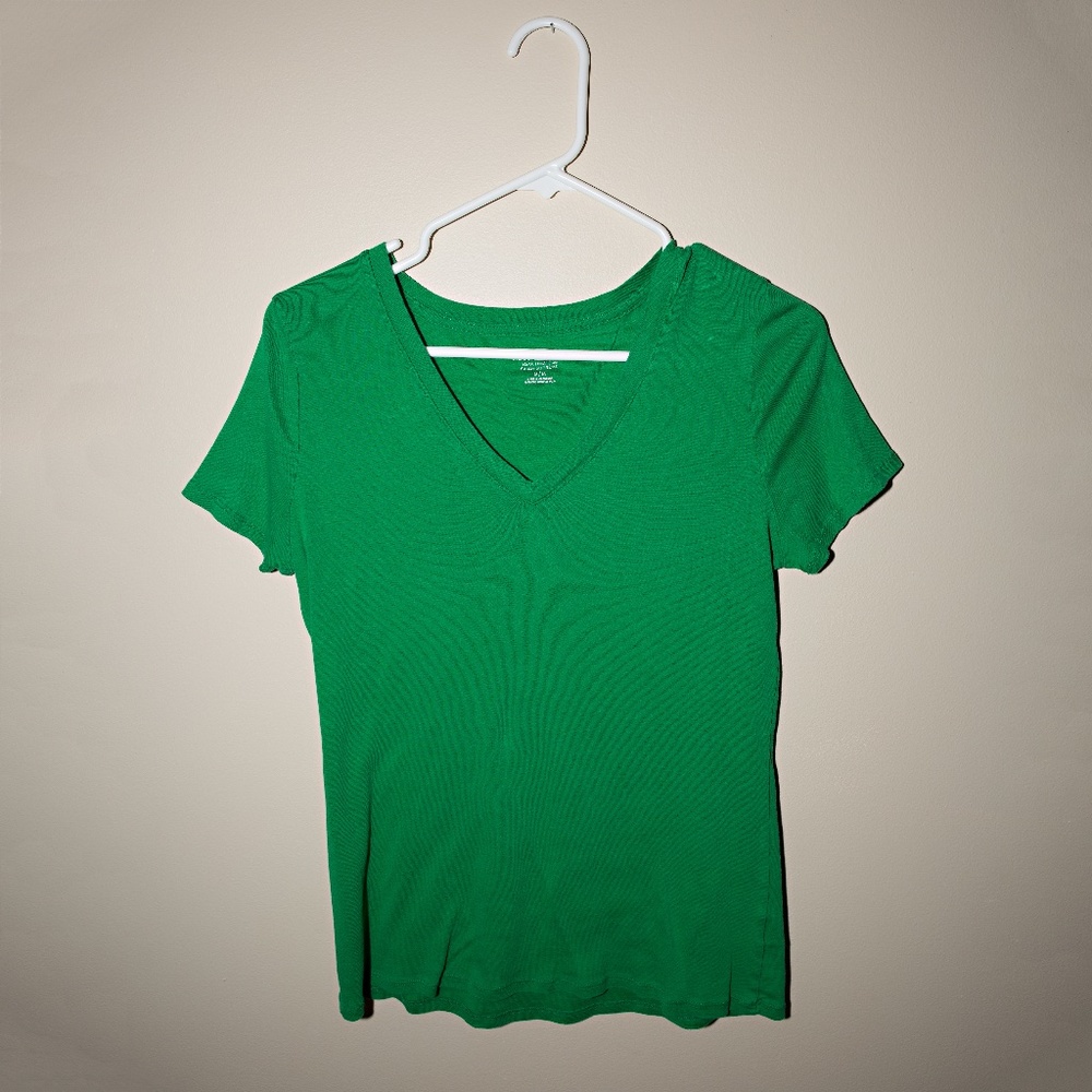 Green V-Neck Short Sleeve Shirt